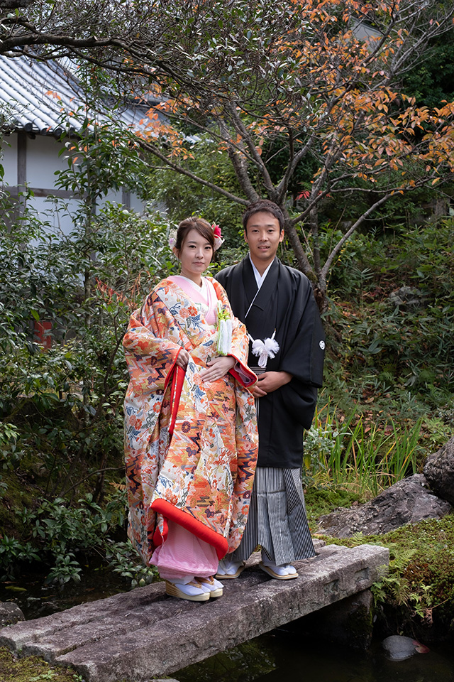 ブライダル前撮り新郎新婦正面の写真